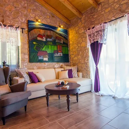 Vila Lilac Lilium Artistsvillas *