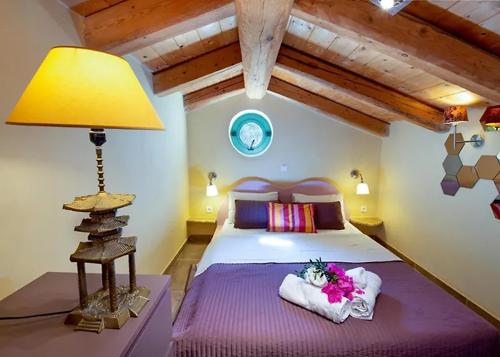 Lilac Lilium Artistsvillas Gaios