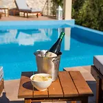 Artistsvillas-lilac Lilium Villa Gaios